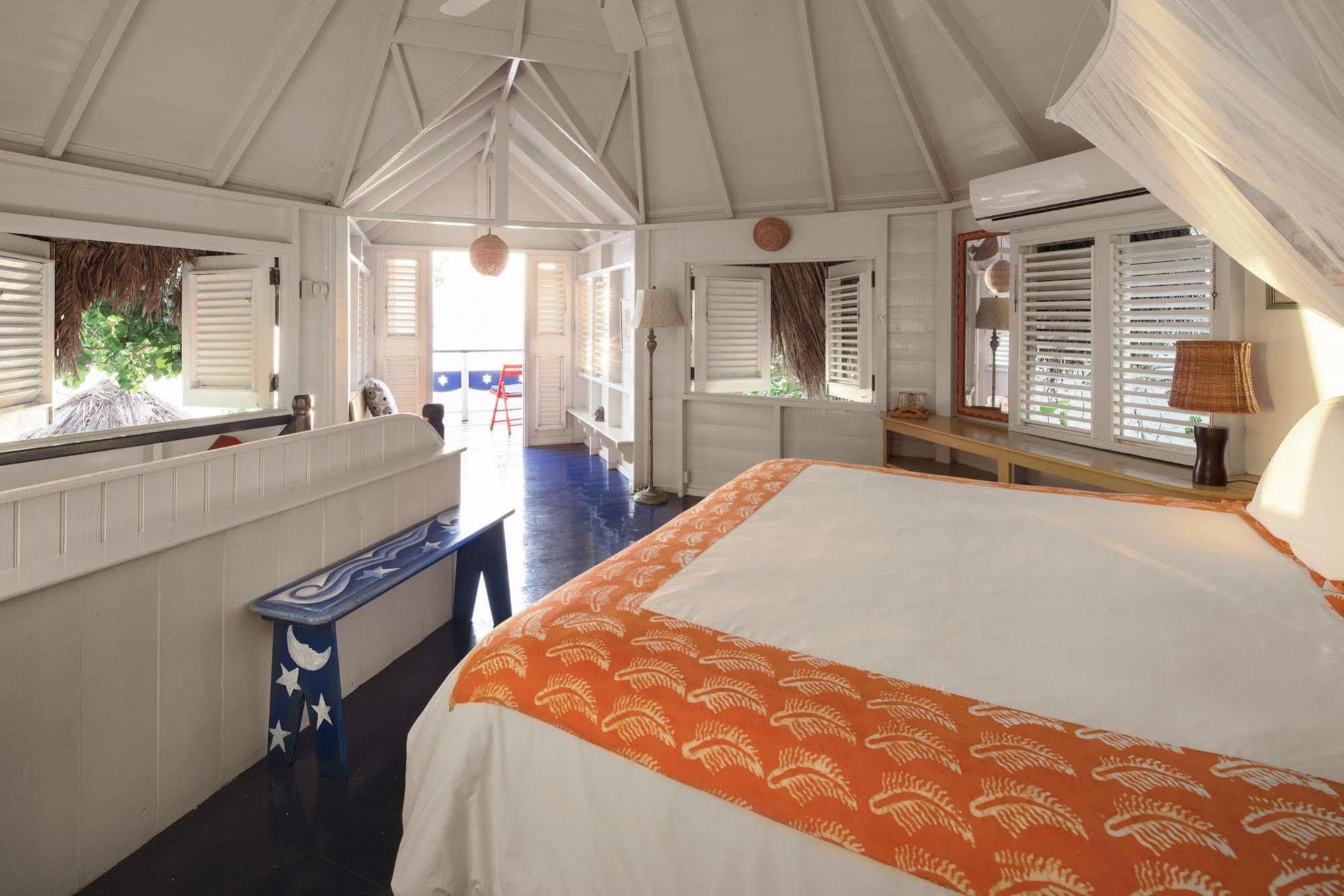 Hotel The Caves Negril Esterno foto
