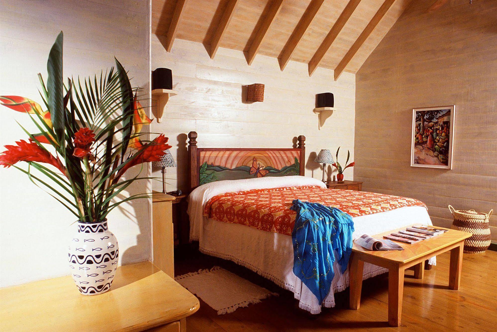 Hotel The Caves Negril Esterno foto