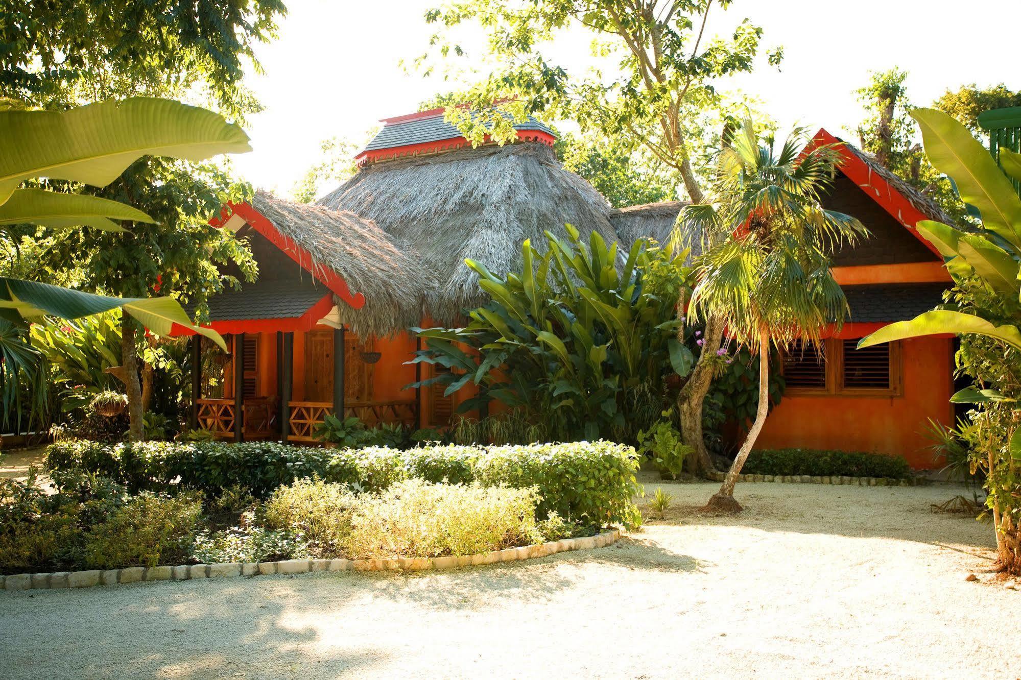 Hotel The Caves Negril Esterno foto