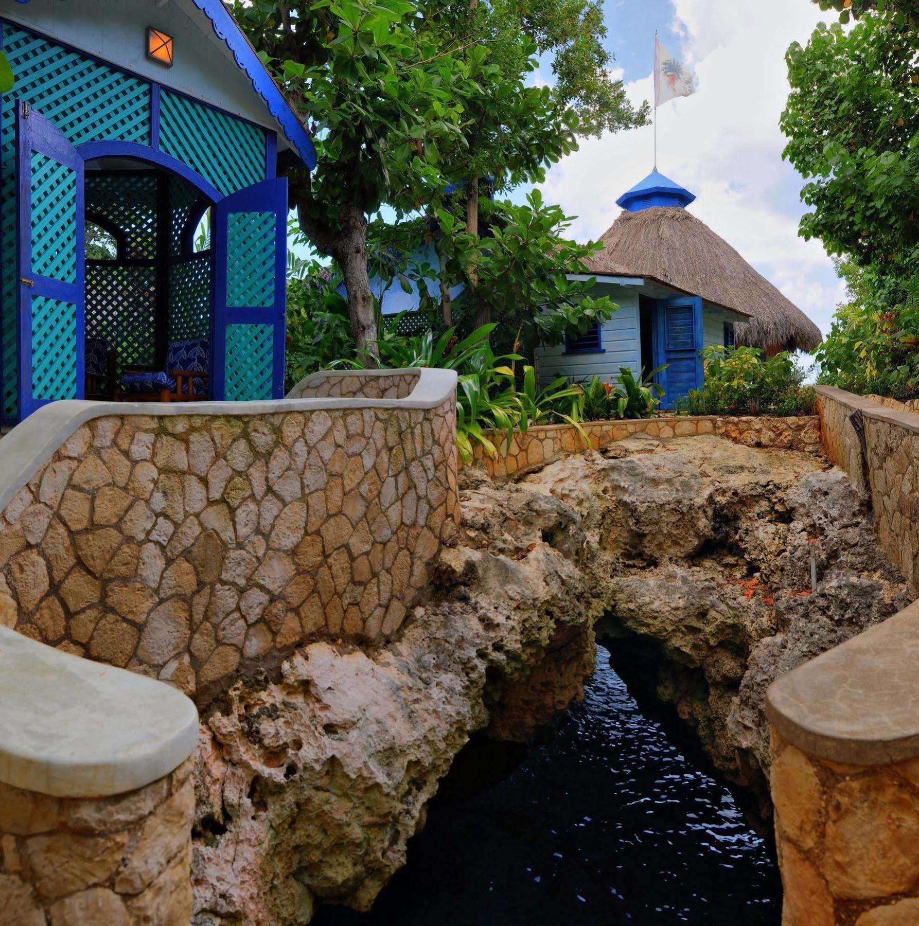 Hotel The Caves Negril Esterno foto